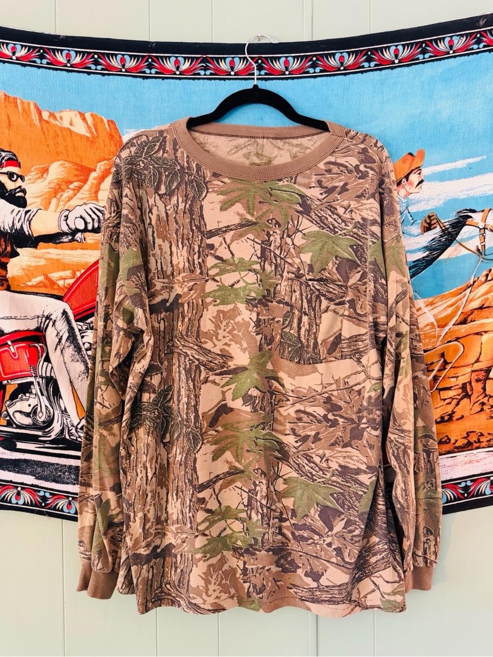 🦌 Vintage (1990s) Camouflage Long-Sleeve Pocket Tee 🦌